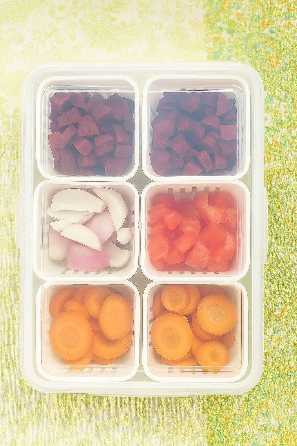 Multi-Compartment Food Storage Box with Lid – 6 Sections Organizer 🍱🥦